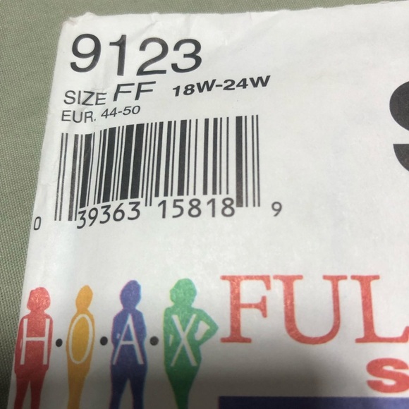 Vintage Simplicity 9123 pattern - vest- duster- pull up pants- button up jumper. - Picture 2 of 9